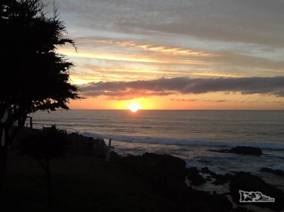 Mais um belíssimo pôr-do-sol no Oceano Pacífico, em Pichilemu, no litoral central do Chile